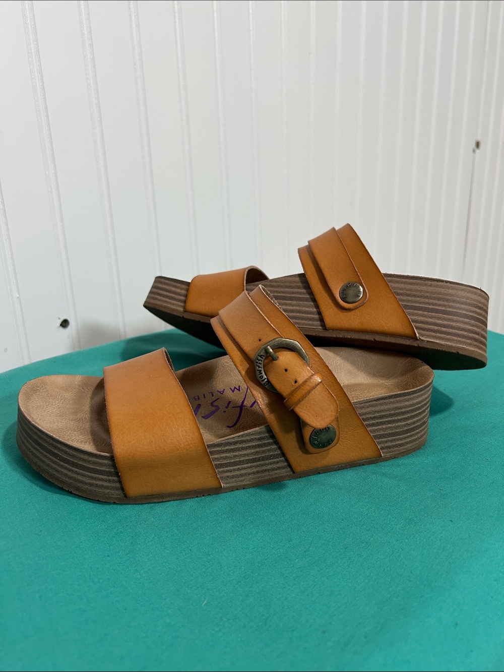 BLOWFISH Malibu Women's Tan Double Strap Wedge Slide Style Sandals Sz: 7 - Picture 5 of 10